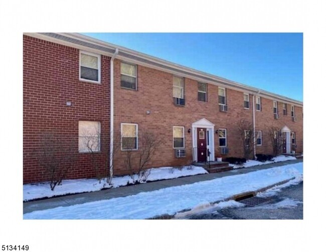 Building Photo - 100 Pierson Miller Dr