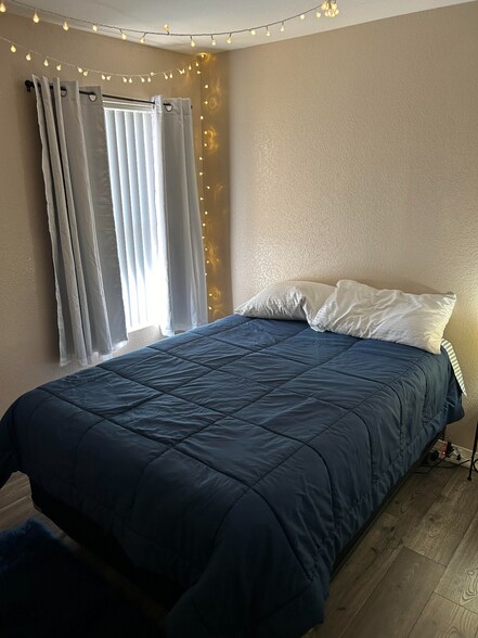 Building Photo - 1331 W Baseline Rd