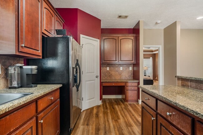 Building Photo - 3 Bedroom, 2 Bath, 1826 Heated Sq Ft Home ...