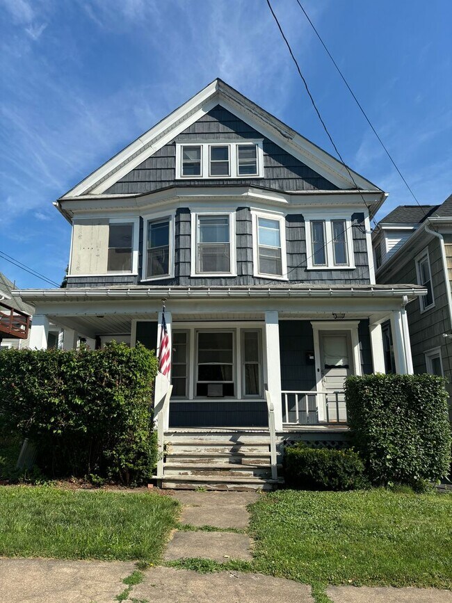 Building Photo - 134-136 Tennyson Ave.