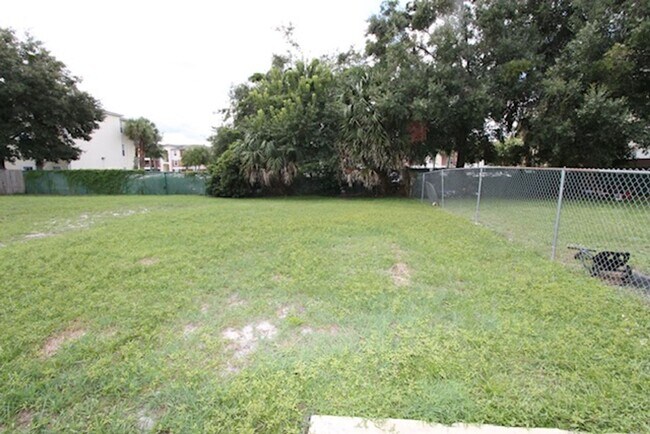 Building Photo - Orlando - 2 Bedroom, 2 Bathroom - $1,645.00