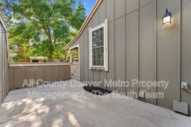 Building Photo - 7731 S Curtice Way