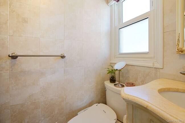 Building Photo - 208-44 15th Dr