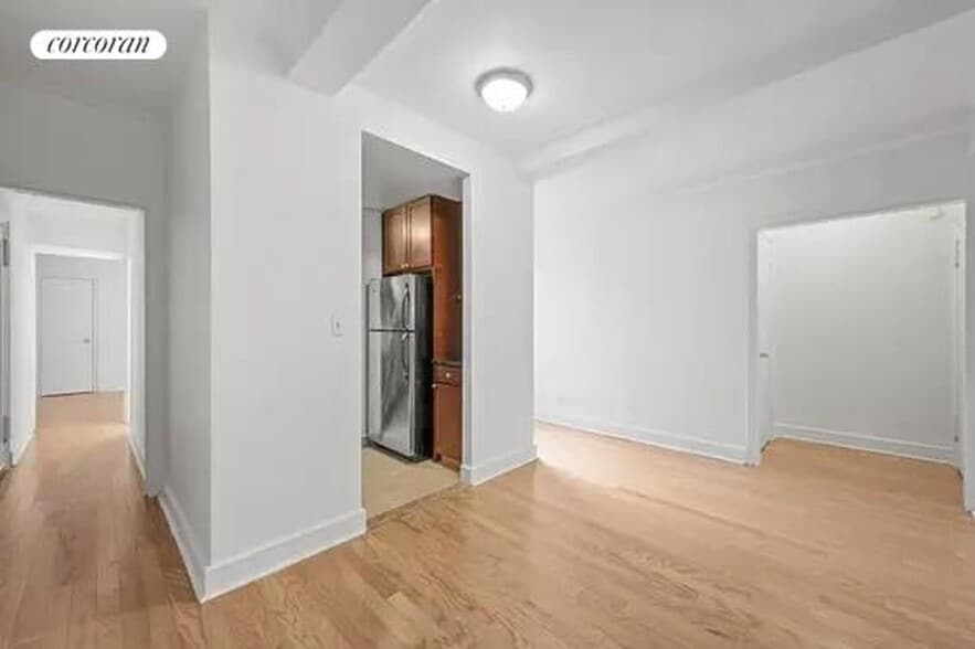 Primary Photo - 52 Clark St