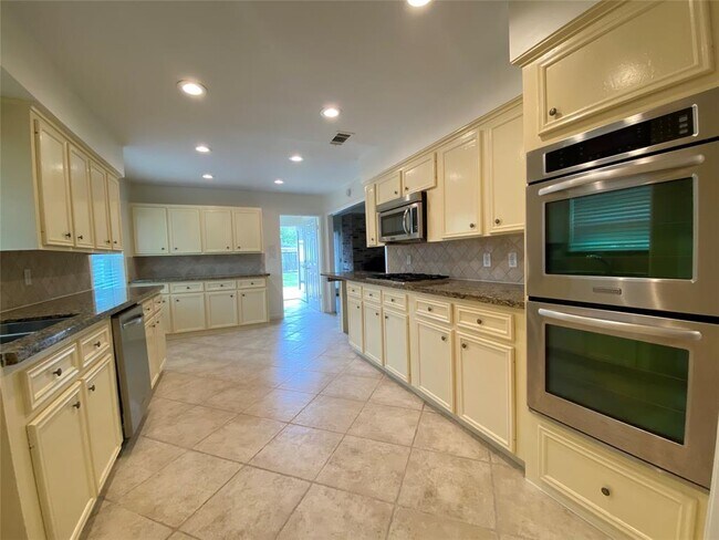 Building Photo - 5330 Wigton Dr
