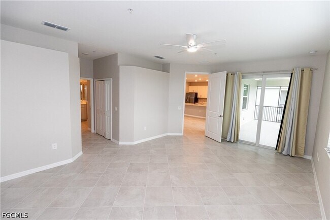 Building Photo - 15908 Grn Acrs Ave