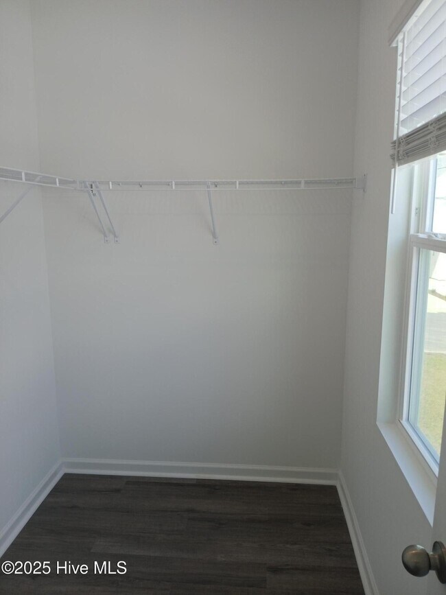 Building Photo - 7110 Fisk Dr