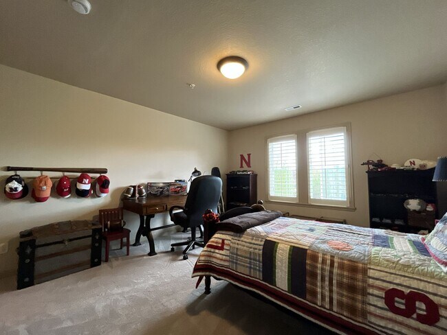 Building Photo - Charming 3 Bedroom Villebois Home with Loft, A/C, Designer Finishes and Community Pool!