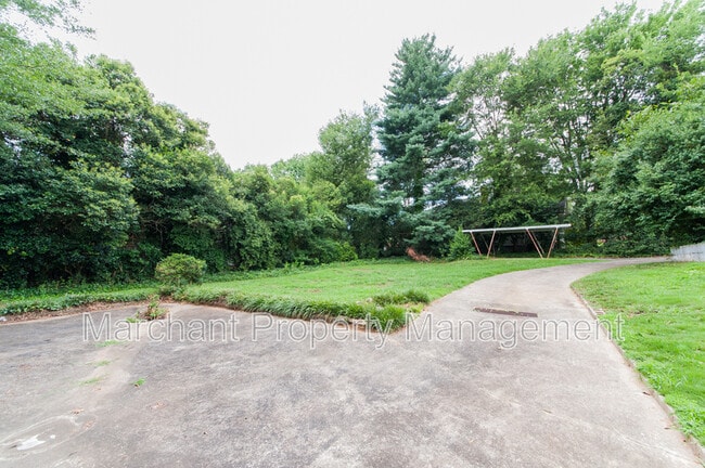 Building Photo - 120 Grove Rd