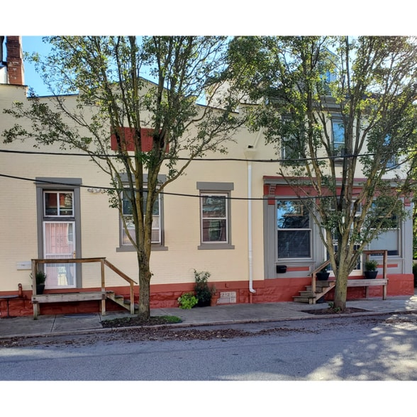 Building Photo - 1704 Mary St