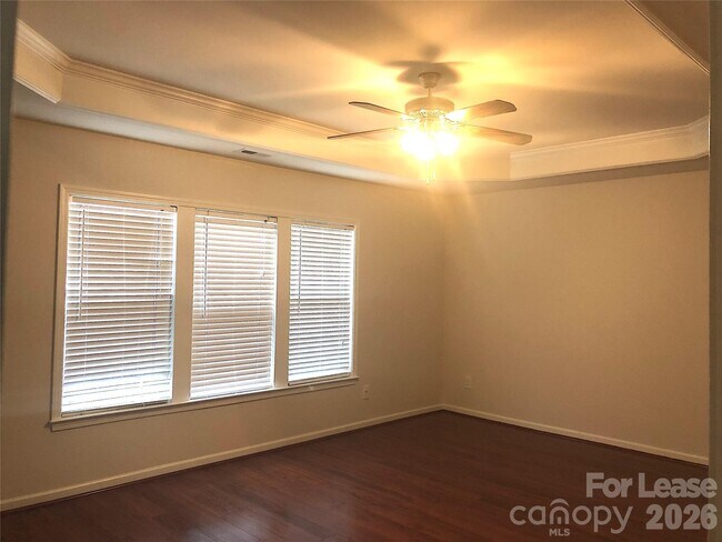 Building Photo - 9525 Oswald Ln