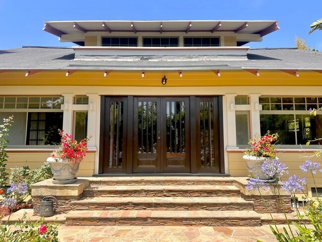 Building Photo - Meticulously Restored 1920s Craftsman on a Private, Hedged Lot | Pet Friendly!
