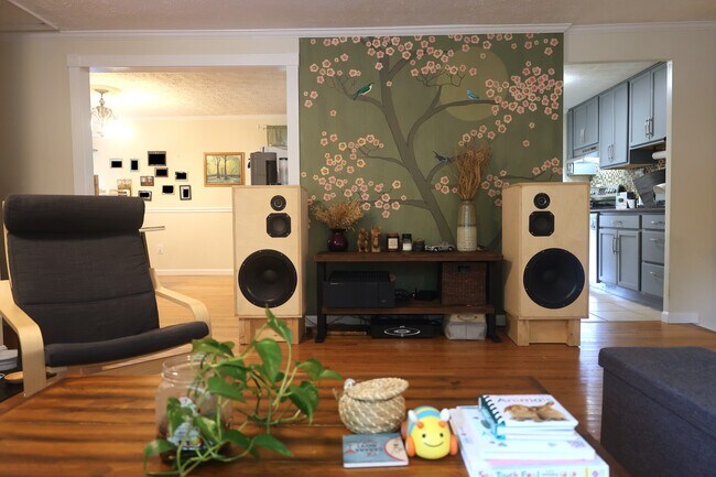 Building Photo - 9802 Brightlea Dr