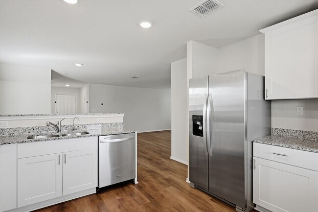 Building Photo - 553 Autumn Blaze