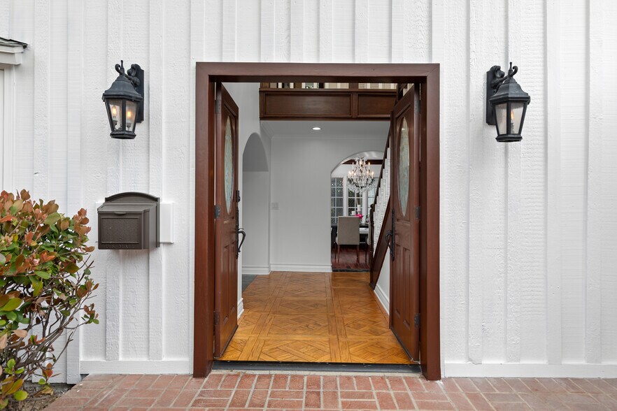 Building Photo - 16842 Harkness Cir