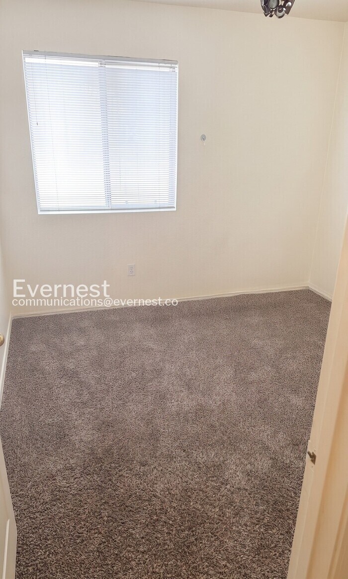 Building Photo - 2542 W Sunstar Pl