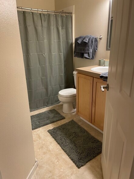 Building Photo - 8812 Stone Ave N