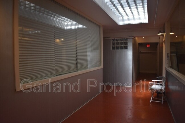 Building Photo - 110 Campbell Ave SE