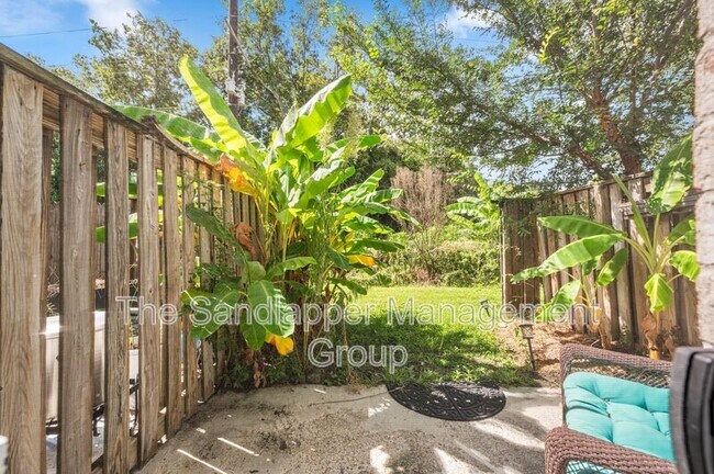 Building Photo - 507 Stinson Dr