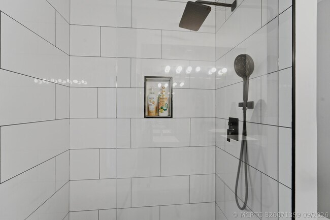 Building Photo - 606 Juniper Pl