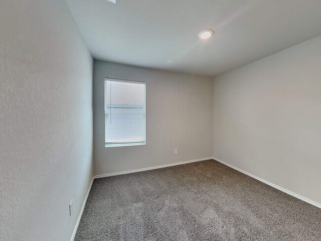 Building Photo - 5719 Leon Pl