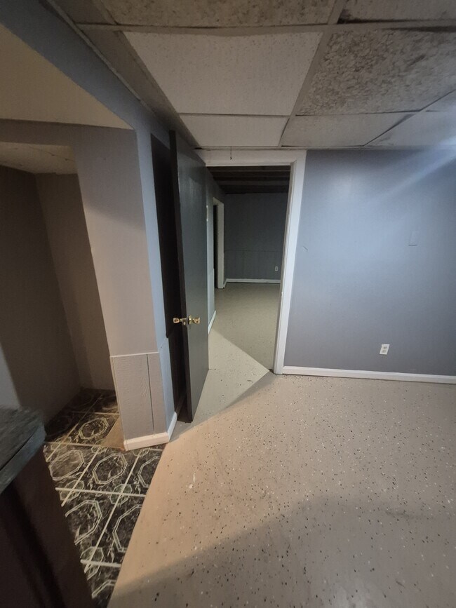 Building Photo - 1539 Comet Dr