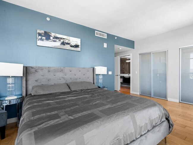 Building Photo - Furnished Aria Penthouse with Panoramic Views & Wraparound Balcony