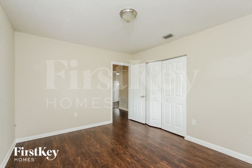 Building Photo - 22363 Catherine Ave