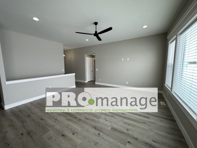 Building Photo - 3 Bed, 2 Bath Single Family Home w/ 2-Car Garage - Idaho Falls