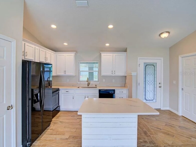 Kitchen - 1037 Cass Ave