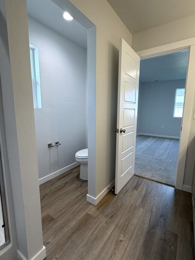 Building Photo - Brand new 3 bed 2 bath home with bonus roo...