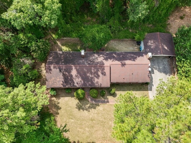 Building Photo - Chapel Hill Ranch Lakeshore community