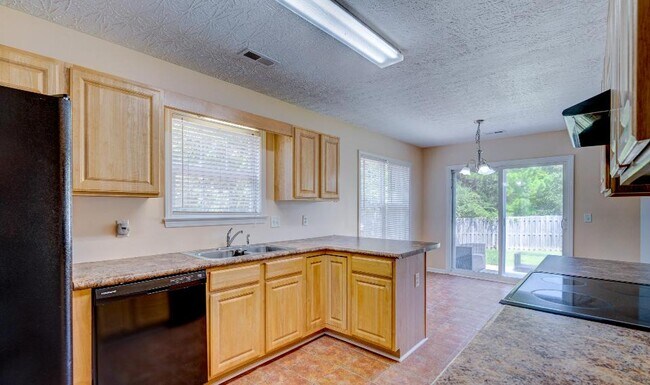 Building Photo - 9480 Huckabee Dr NE