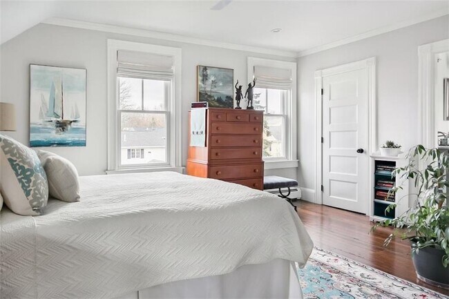 Building Photo - 16 Carroll Ave