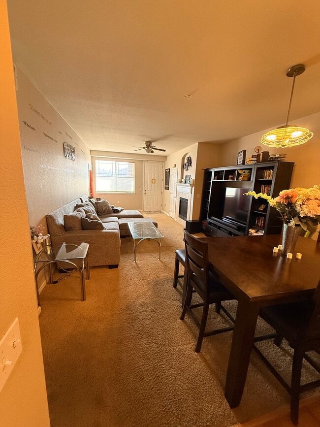 Building Photo - Beautifully Maintained 2BR Townhome in Prime Broomfield Location