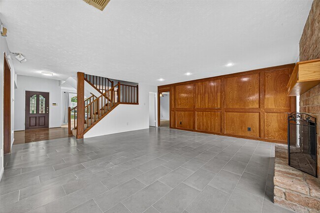 Building Photo - 21422 Park Willow Dr