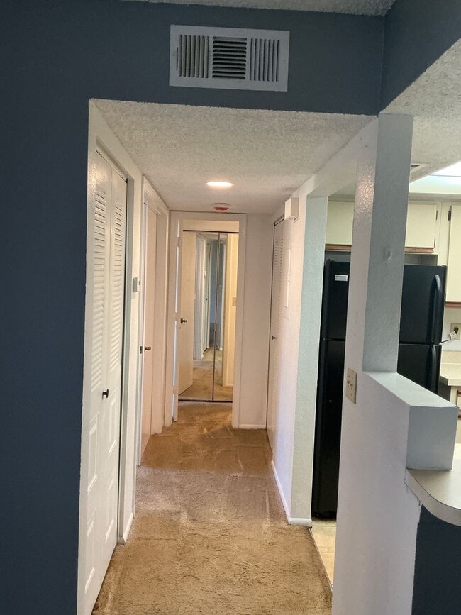 Building Photo - Midport 1 2nd floor Condo unit 1 bedroom 1...