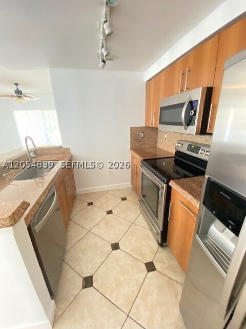 Building Photo - 5880 W Sample Rd