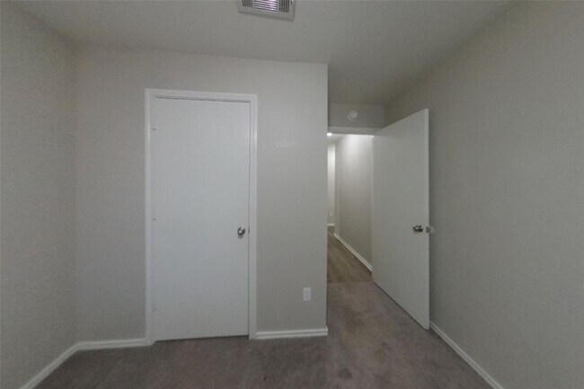 Building Photo - 302 Bird Dog Bend