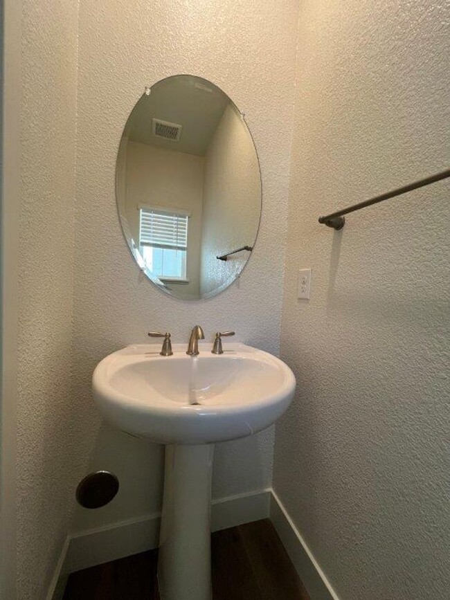 Building Photo - Brand New Three Bedroom Spanish Springs...