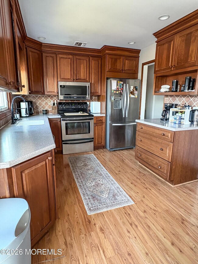 Building Photo - 3430 Bergen Ave