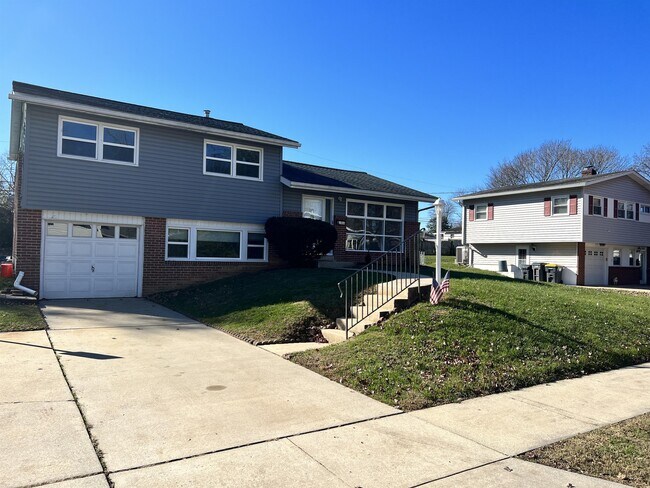 Building Photo - 2404 Mccawber Dr