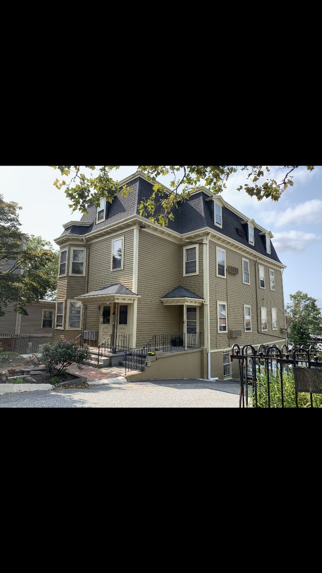 Primary Photo - 302 Benefit st/Luxury Residences for Lease