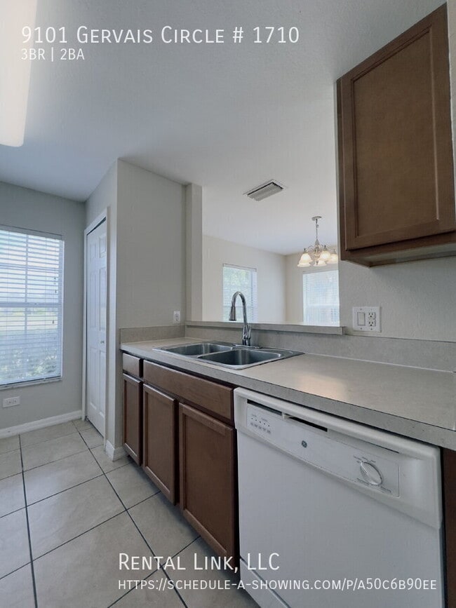 Building Photo - 9101 Gervais Cir