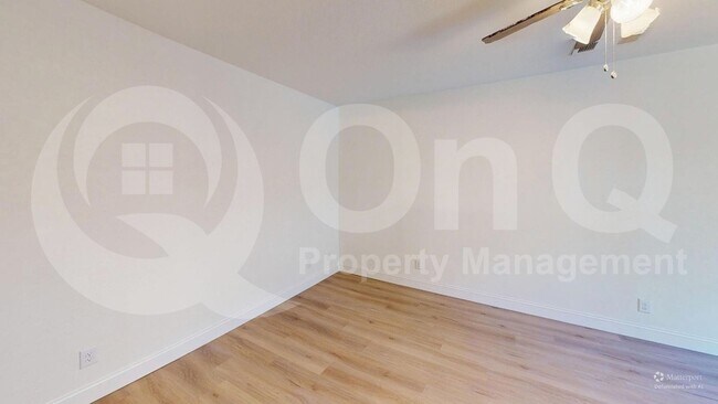 Building Photo - 208 Glenwick Pl