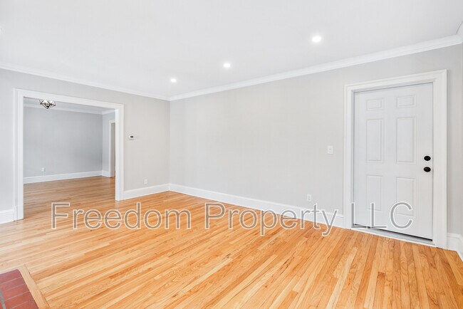 Building Photo - 9 Bretton Rd