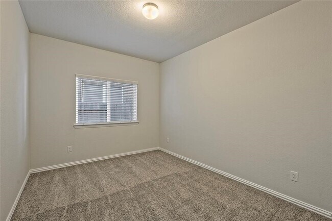 Building Photo - 8430 Sunset Isles Dr