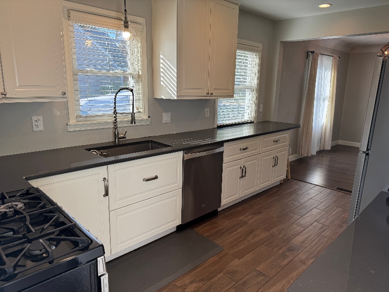 Building Photo - 8925 Wally St