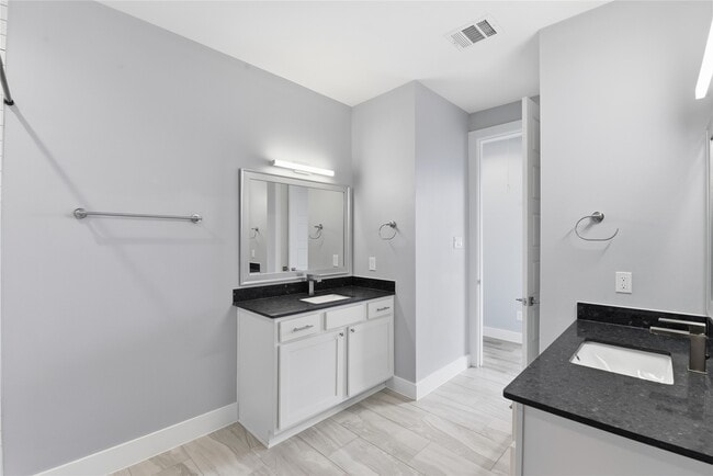 Building Photo - 1709 Cedrocanna Ln