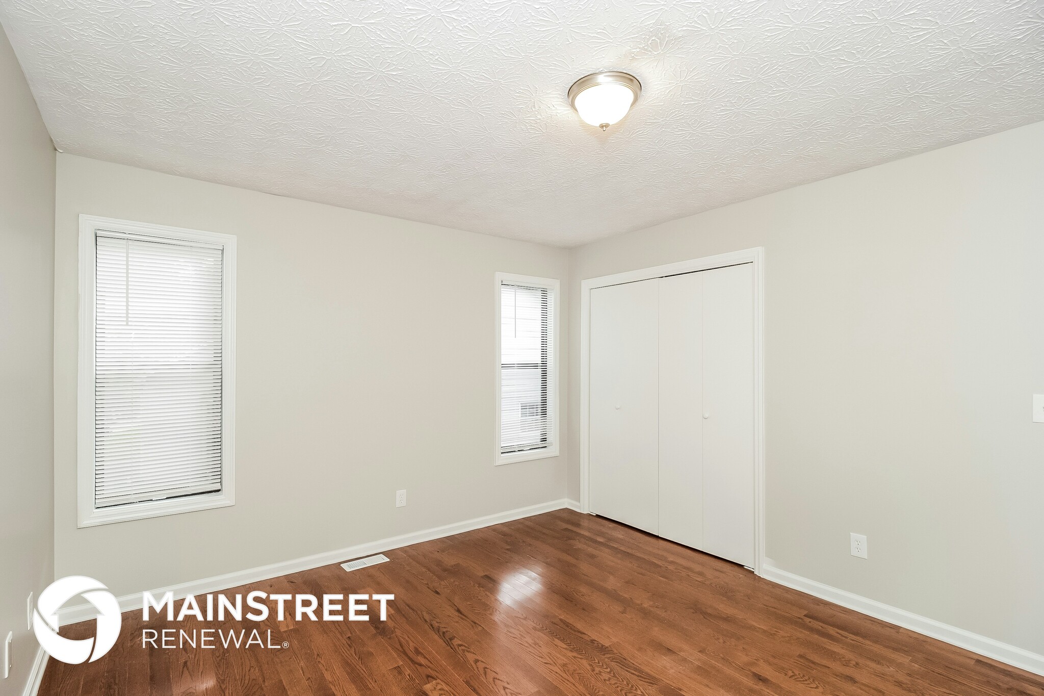 Building Photo - 587 Farmbrook Trail NE